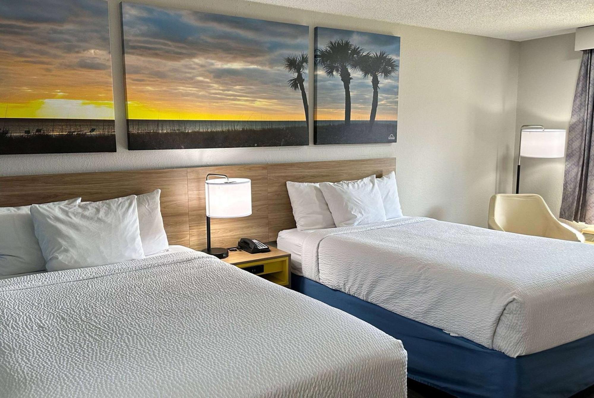 Days Inn By Wyndham Columbia Ne Fort Jackson Ngoại thất bức ảnh