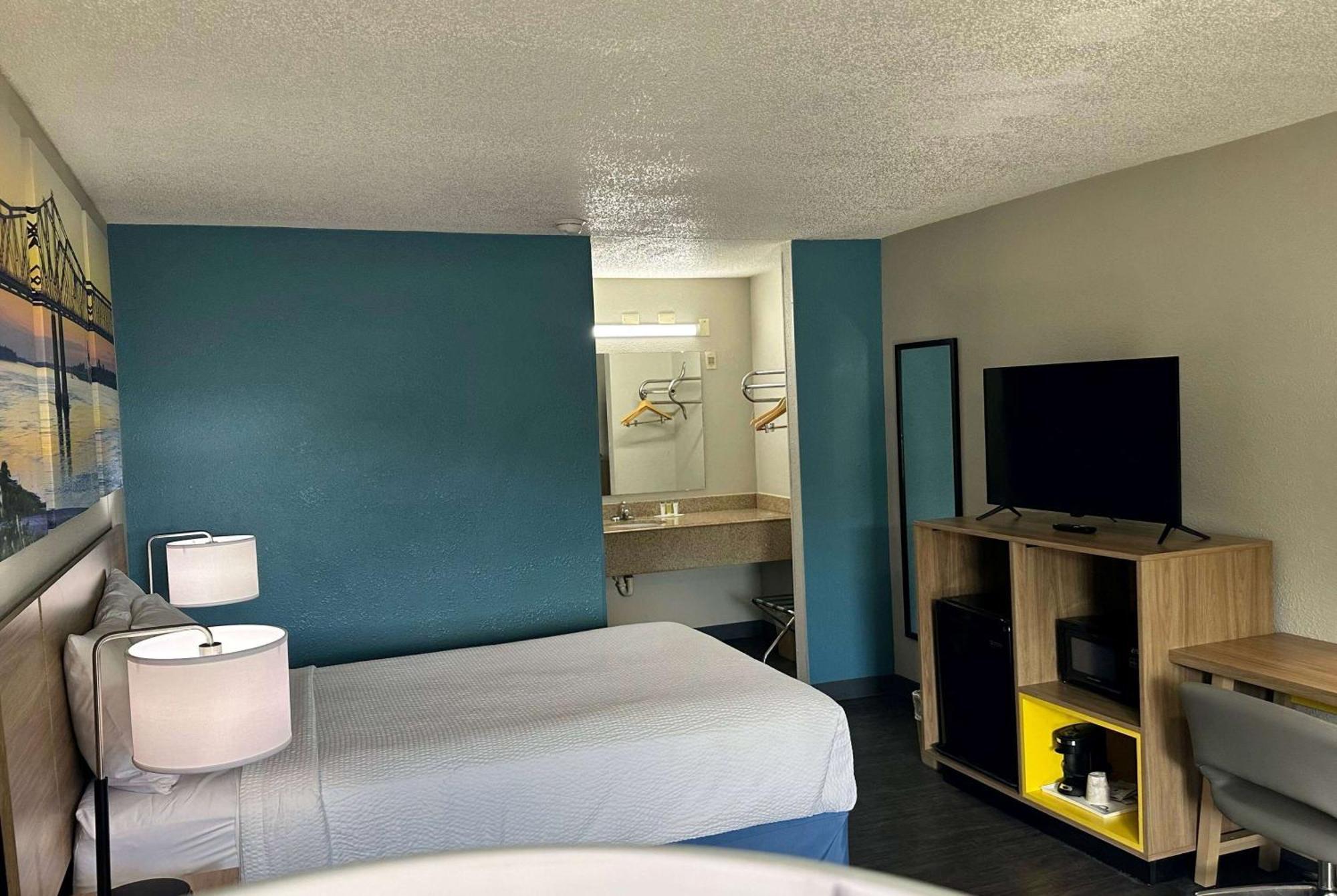Days Inn By Wyndham Columbia Ne Fort Jackson Ngoại thất bức ảnh